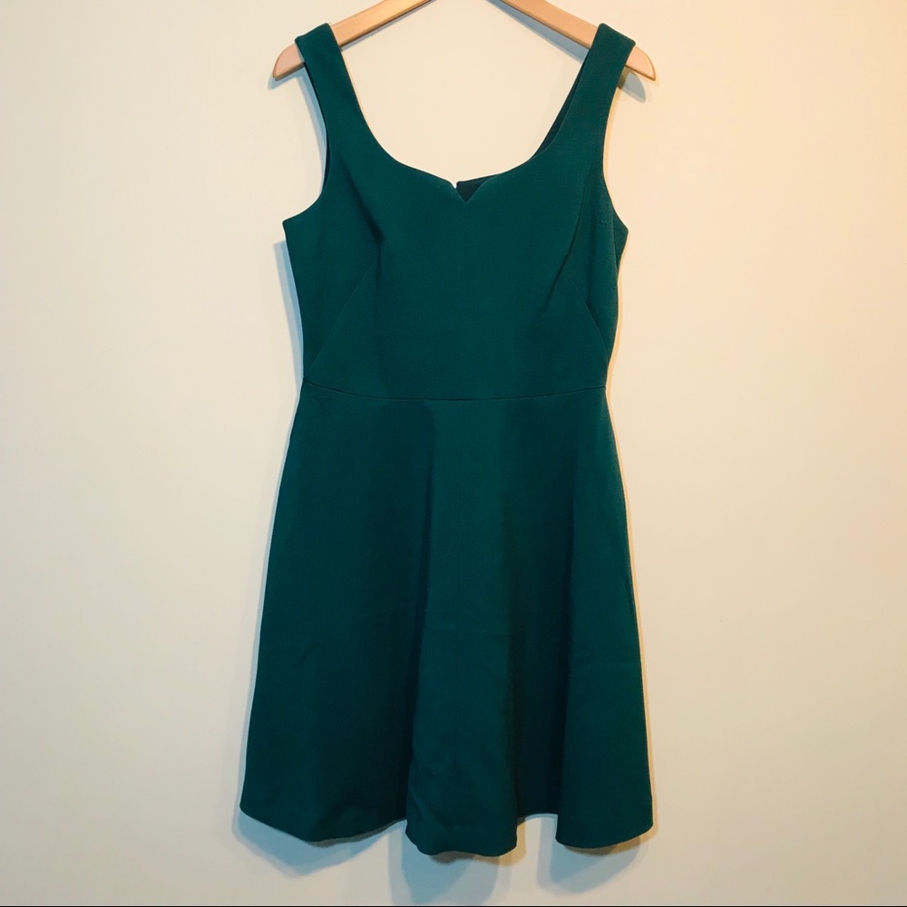 🍁The Limited Emerald Dress NWOT